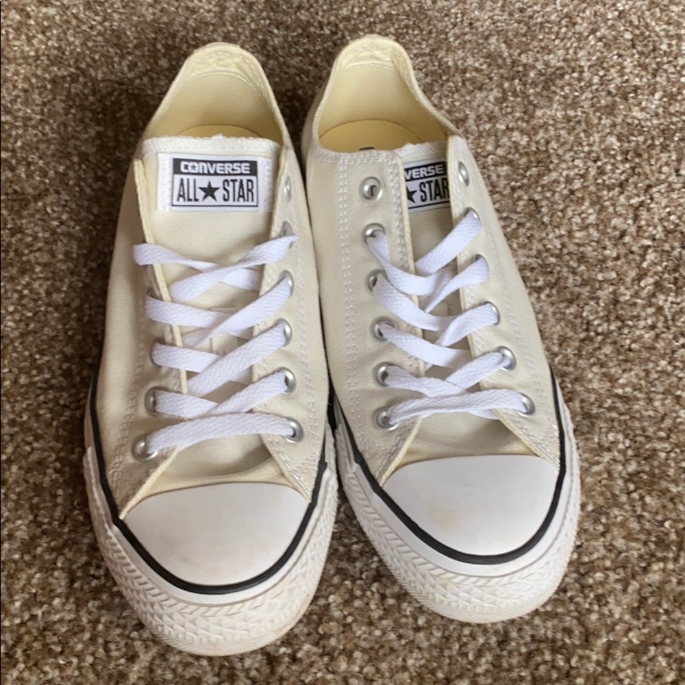 Cream Converse